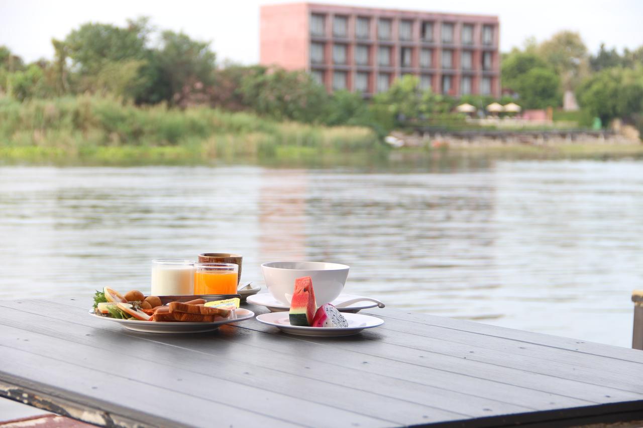 The Riverpool Resort And Spa Kanchanaburi Esterno foto