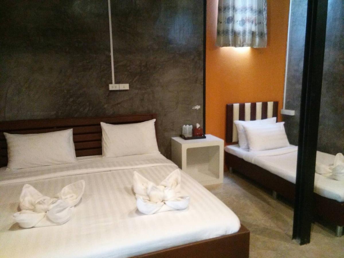 The Riverpool Resort And Spa Kanchanaburi Esterno foto