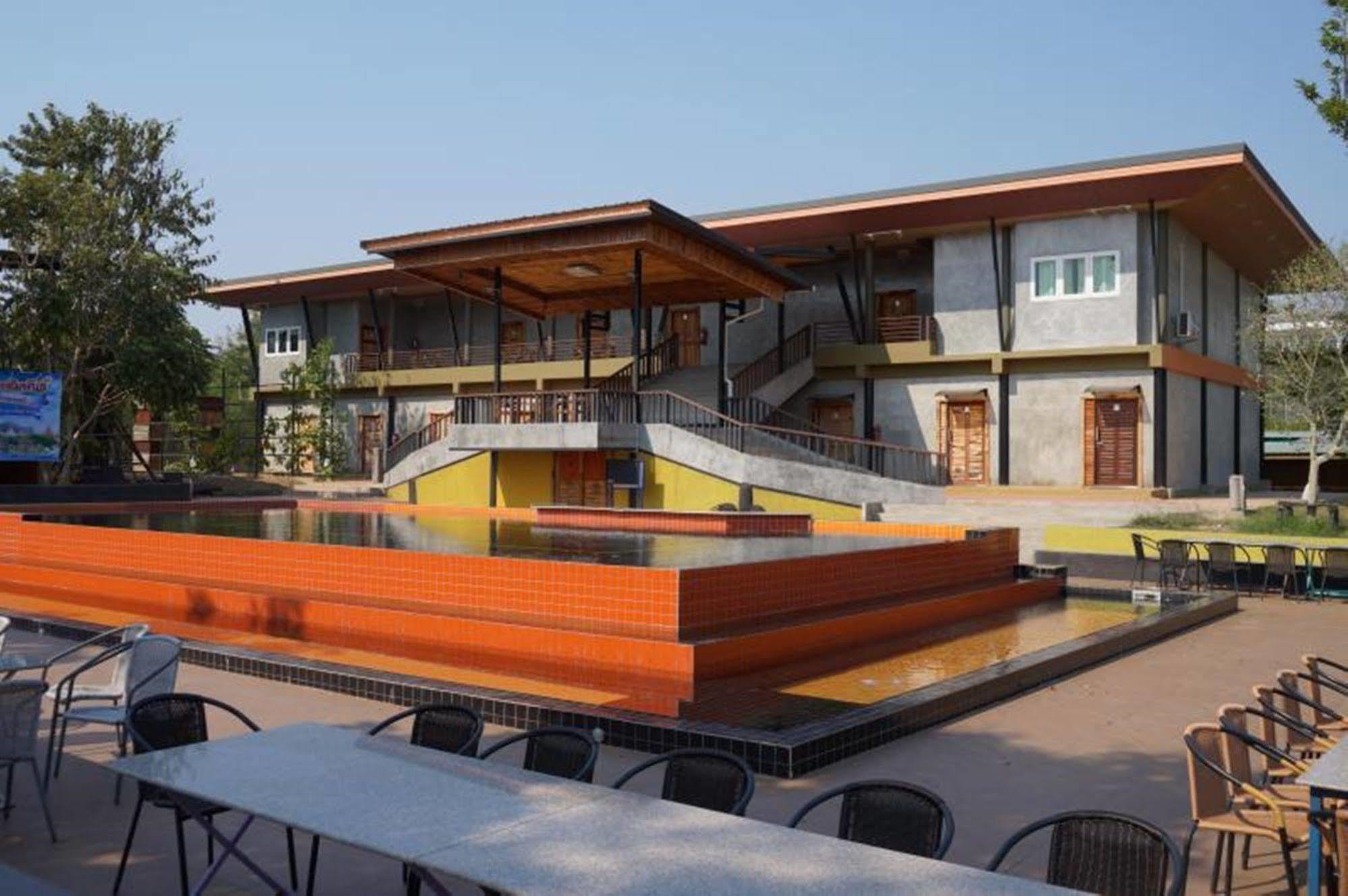 The Riverpool Resort And Spa Kanchanaburi Esterno foto