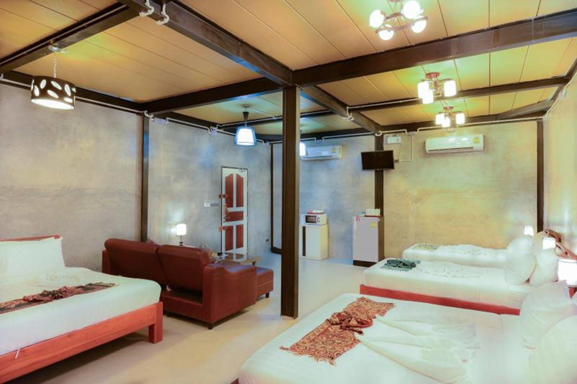 The Riverpool Resort And Spa Kanchanaburi Esterno foto